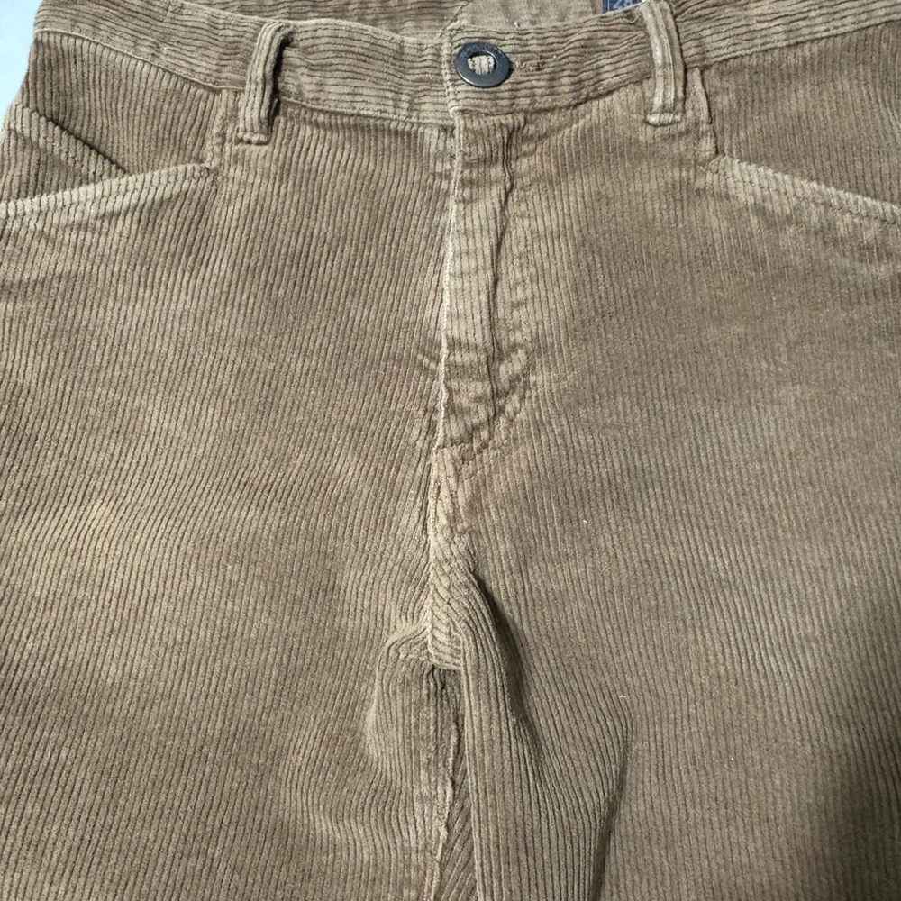 Volcom Men’s Mocha Brown Corduroy Skate Pants.